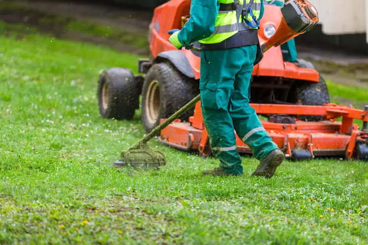 Top-rated Lawn Mowing Service Ennis TX